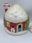 Vintage igloo de neige paillettes de Noël toit père Noël dans une cheminée bonhomme de neige à la porte lumière