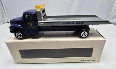 Jerr-Dan Rollback 1993; by Road Champs  (1/64) Color: Midnight Blue - Image 1 of 4