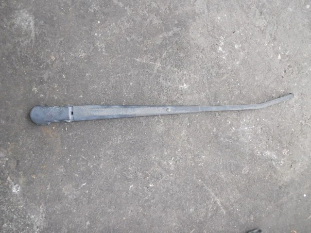 Brazo limpiaparabrisas conductor lado izquierdo Ford Explorer Sport 2001 Foto 1 de 4