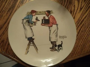 Norman Rockwell WINTER - YEAR END COUNT Four Seasons 10-1/2" Plate (Gorham 1979) - Picture 1 of 3
