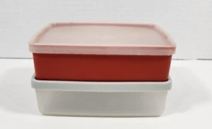 Juego de 2 SÁNDWICHEROS Y SELLO VINTAGE TUPPERWARE SQUARE A WAY #670 - Imagen 1 de 5