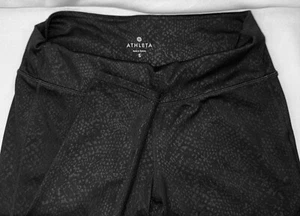 Chaturanga serpiente tiro alto Athleta apretado estampado serpiente mujer negro pequeño - Imagen 1 de 6