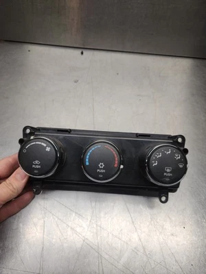 2008-2009 Dodge Nitro aquecedor automático controle de temperatura CA OEM P55111884AD - Imagem 1 de 4