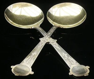 Cucharas para servir de plata de ley, par de artesanías, Martin Hall & Co 1877 - Imagen 1 de 8