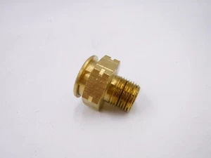 Genuine OEM Volvo Truck 20725102 Fuel Line Fitting, 3/8 NPTF Male Adapter - Foto 1 di 3