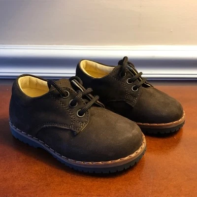 Niños Marrón Cuero Cepillado Cordón Atar Marrón NUEVO Zapatos Talla US 4 1/2 / Eur 20 Foto 1 de 4