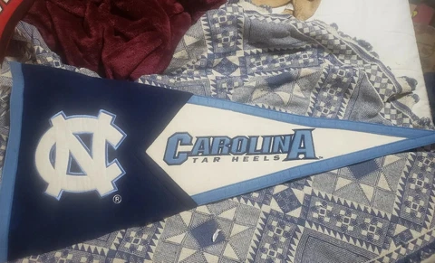 UNC University North Carolina Tar Heels Wool Pennant 17x40 Winning Streak Cover