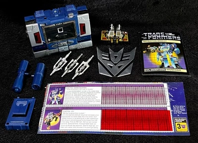 G1 1984 SOUNDWAVE w/BUZZSAW  & 2 TECH SPECS • VINTAGE G1 TRANSFORMERS - Image 1 of 4