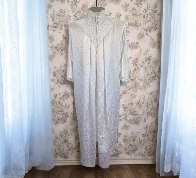 Vintage CHRISTIAN DIOR White Satin Floral Full Length Nightgown Size Petitie - Image 1 of 4