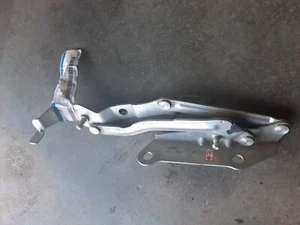 New OEM 2005-2009 Ford Five Hundred Taurus Sable Right Rear Trunk Lid Hinge NOS - Picture 1 of 4