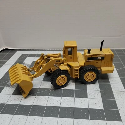 Ertl Cat 988B Wheel Loader 1/50 Scale Die Cast Used - Good Condition - Image 1 of 4