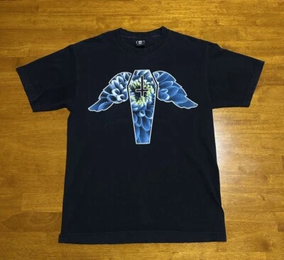 Camiseta Flying Coffin Bloom preta média rara feita nos EUA  - Imagem 1 de 4