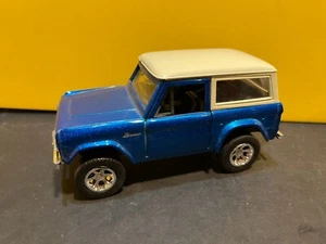 Ford Bronco 1973 1/32 Jada azul con tapa blanca - Imagen 1 de 6