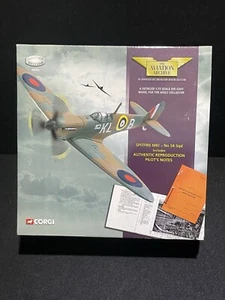 Corgi 49005 Spitfire MKI "Kiwi" Alan Deere Airplane 1:72 Includes Pilot's Notes - Picture 1 of 11