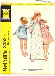 Vintage 70er Jahre McCall's Schnittmuster Mädchen Nachthemd Höschen 3052 Gr. 10 UNGESCHNITTEN - Bild 1 von 3