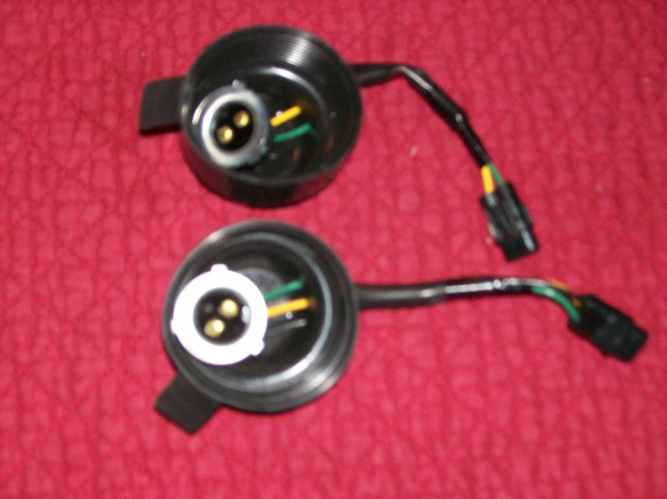 RAPTOR 250 350 700 YFZ450 WOLVERINE 450 YFZ450R YFZ450X HEADLIGHT LIGHT SOCKETS - Image 1 of 1