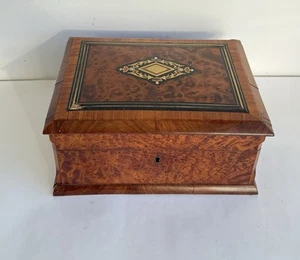 Ancienne boîte à bijoux Napoléon III laiton loupe de bois et marquetterie XIXème - Foto 1 di 21
