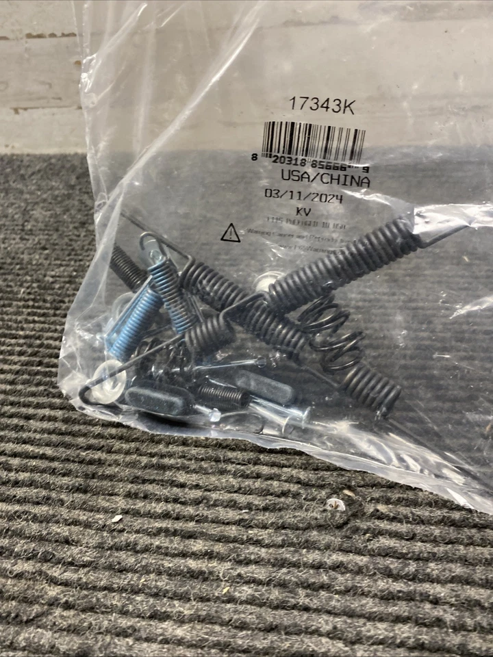 Kit de herrajes de freno de tambor Dorman HW17469 para modelos Toyota Foto 1 de 4