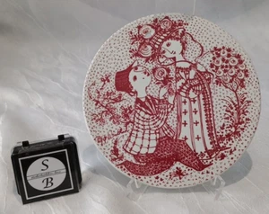A24/34-11 Björn Wiinblad Nymölle Denmark Wandteller Juni ROSER Ø 15 cm rot - Picture 1 of 3
