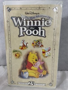 The Many Adventures of Winnie the Pooh (25th Anniversary Edition) - VERY GOOD - Picture 1 of 8