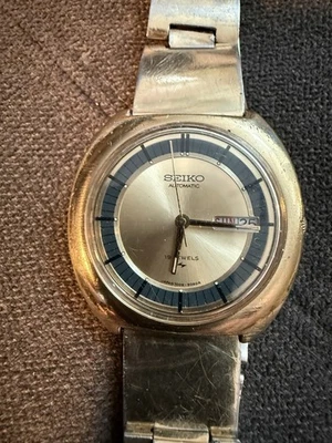 Reloj de Colección Seiko Japón 19J Automático Día Fecha Esfera Dorada 7006-8020 para Hombres 2 Bandas Foto 1 de 4