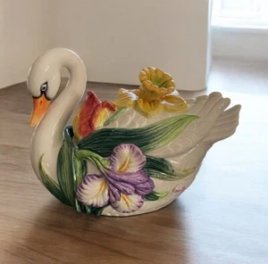 Vintage Fitz & Floyd Lidded Trinket Box Ceramic Swan with Baby Hatchling 2 Piece - Picture 1 of 5