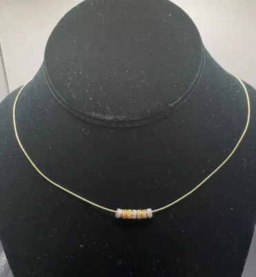 Collar de oro amarillo macizo de 14K con 7 anillos de la suerte, tricolor, pavimentado con diamantes Foto 1 de 4