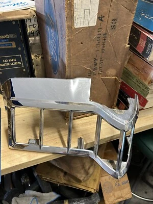 Mercury Cougar XR7 1977 1978 2 puertas 65L techo rígido nuevo de lote trasero derecho faro bisel de puerta Foto 1 de 4