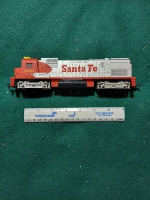 TYCO #4301 SANTA FE C430 POWERED DIESEL - Image 1 of 4
