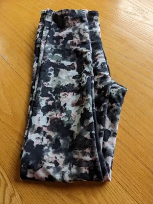 Leggings camuflados verdes, rosas y negros para mujer talla S hasta el tobillo  Foto 1 de 4