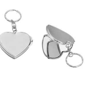 Aesthetic Metal Heart Shaped Keychain Designed to Brighten Up Your Style - Picture 1 of 16