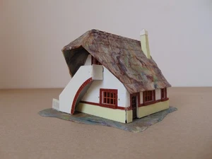 Faller ~ Thatched Roof Chalet ~ HO/OO Gauge REF6189 - Foto 1 di 10
