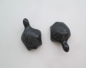 Set of 2 Santa Clara Black on Black Turtles with polished and carved designs - Picture 1 of 4