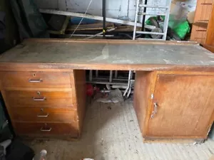 VINTAGE SCHOOL TEACHER DESK. UNIQUE FIND ! - Picture 1 of 1