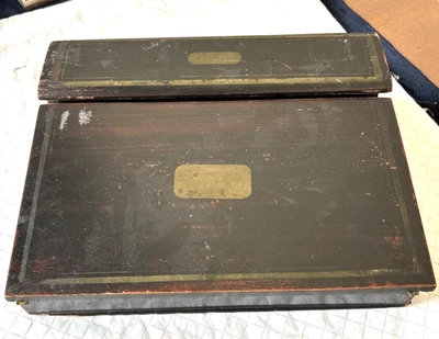 "Escritorio portátil de madera vintage necesita restaurar detalles pintados 11,5"" X 9""" Foto 1 de 4