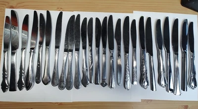 LOTE ARTESANAL de 25 cuchillos de cena vintage de acero inoxidable con asas florales Upcycle joyería viento Foto 1 de 3