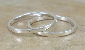 2 STERLING SILVER 2mm FLAT STACKABLE BAND RINGS size 6 style# r2815 - Picture 1 of 2