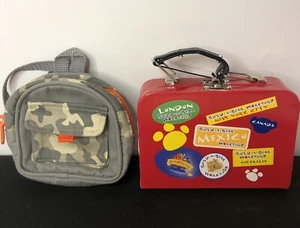 "Maleta Build-a-Bear roja 2013 con pulsera 5,5""x4"" y mochila gris 5x4,5""" - Imagen 1 de 13