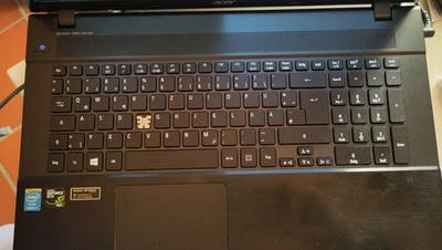 Acer V3-772G-747a8G1TMakk, Teildefekt - Bild 1 von 4