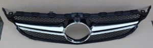 Parrilla radiador PARRILLA NEGRA+CROMO C63 look para Mercedes W205 CÁMARA EXCELENTE - Imagen 1 de 3