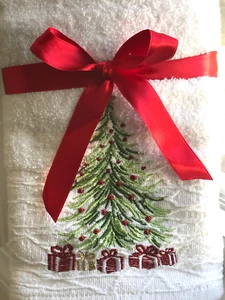 NEW Balsam & Fir EMBROIDERED CHRISTMAS TREE HAND TOWELS 2 PACK ~ Cotton ~ - Picture 1 of 4