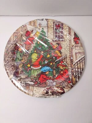 Potpourri Press 8 Plastic Coated Vintage Buffet Plates 10 1/2" Christmas Tree - Image 1 of 4