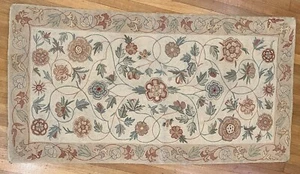 Rug. Hand Stitched. India 20th Century. Cream Pink and Blue Flowers. 49" x 25" - Picture 1 of 5