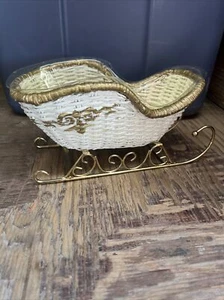 Vintage weiß/gold Übertopf Korbschlitten Weihnachten Urlaub Herzstück - Bild 1 von 6