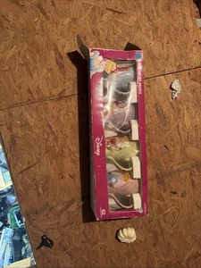 4 Vintage Disney Prinzessin Tassen Belle, Arielle, Aurora, Aschenputtel Neu 5 3/4" hoch - Bild 1 von 3