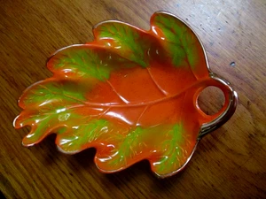 VTG.1950'S CALIF. POTTERY USA #809 GOLD TRIM ORANGE&GREEN AUTUMN LEAF NUT DISH - Picture 1 of 4