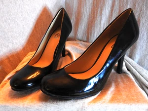 NEW Women's Pumps Sz 7.5M Black Shiny Shoes by 9&Co. 3.5" Heel Rubber-like Sole - Picture 1 of 7