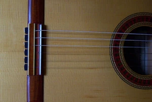 Rosette Diamond sichere klassische Gitarrensaitenkrawatten - kleines Profil Brücke Perlen - Bild 1 von 5