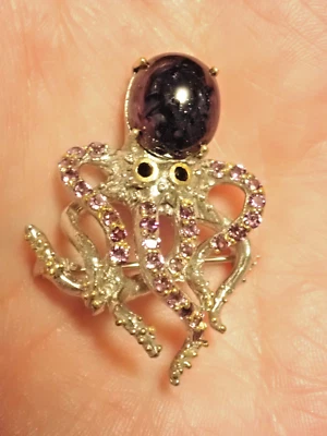 Брошь из чистого серебра с синим сапфиром осьминогом - Изображение 1 из 4