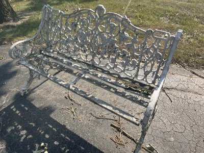 Banco de jardín estilo Coalbrookdale aluminio patrón gótico Foto 1 de 3